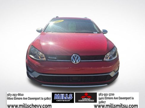 Used 2017 Volkswagen Golf Alltrack image 6