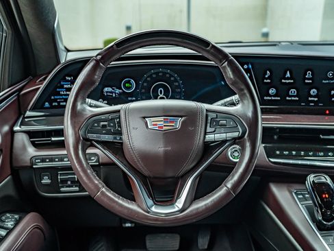 Used 2023 Cadillac Escalade ESV Premium Luxury Platinum AWD/4WD image 23