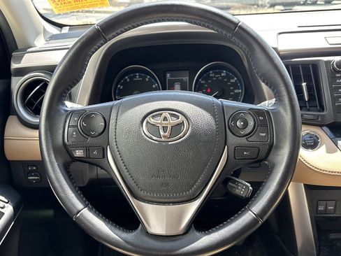 Used 2017 Toyota RAV4 XLE AWD/4WD image 17