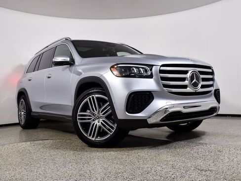 Certified 2025 Mercedes-Benz GLS 450 4MATIC image 11