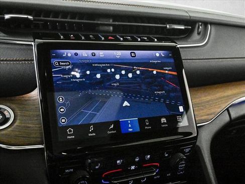 Used 2023 Jeep Grand Cherokee L Summit w/ Advanced Protech Group IV AWD/4WD image 13