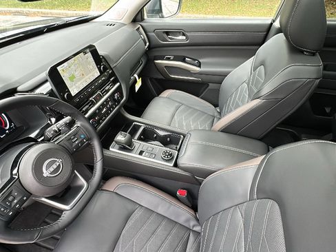 Certified 2025 Nissan Pathfinder Platinum w/ Cargo Package image 22