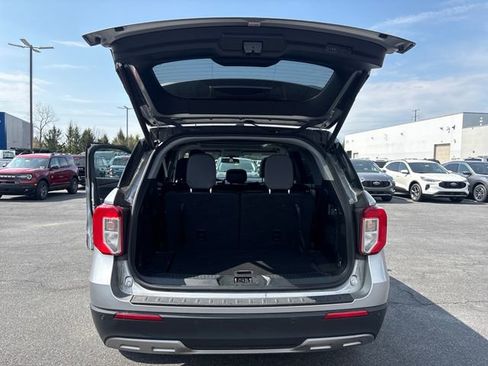 Used 2021 Ford Explorer XLT w/ Equipment Group 202A AWD/4WD image 32