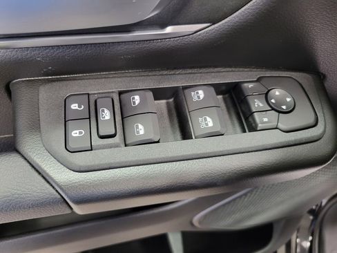 New 2026 RAM 1500 4x4 Crew Cab image 10