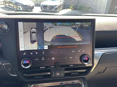 Used 2024 Lexus GX 550 image 12