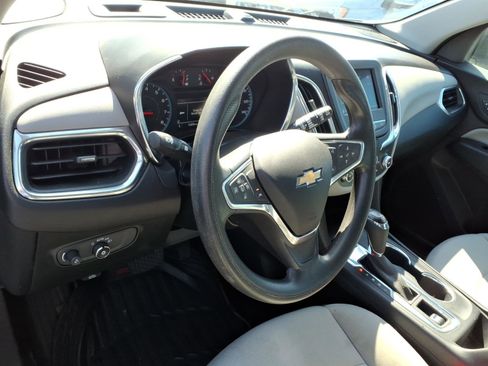 Used 2020 Chevrolet Equinox LS image 9