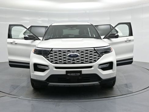 Certified 2022 Ford Explorer Platinum w/ Technology Package image 34