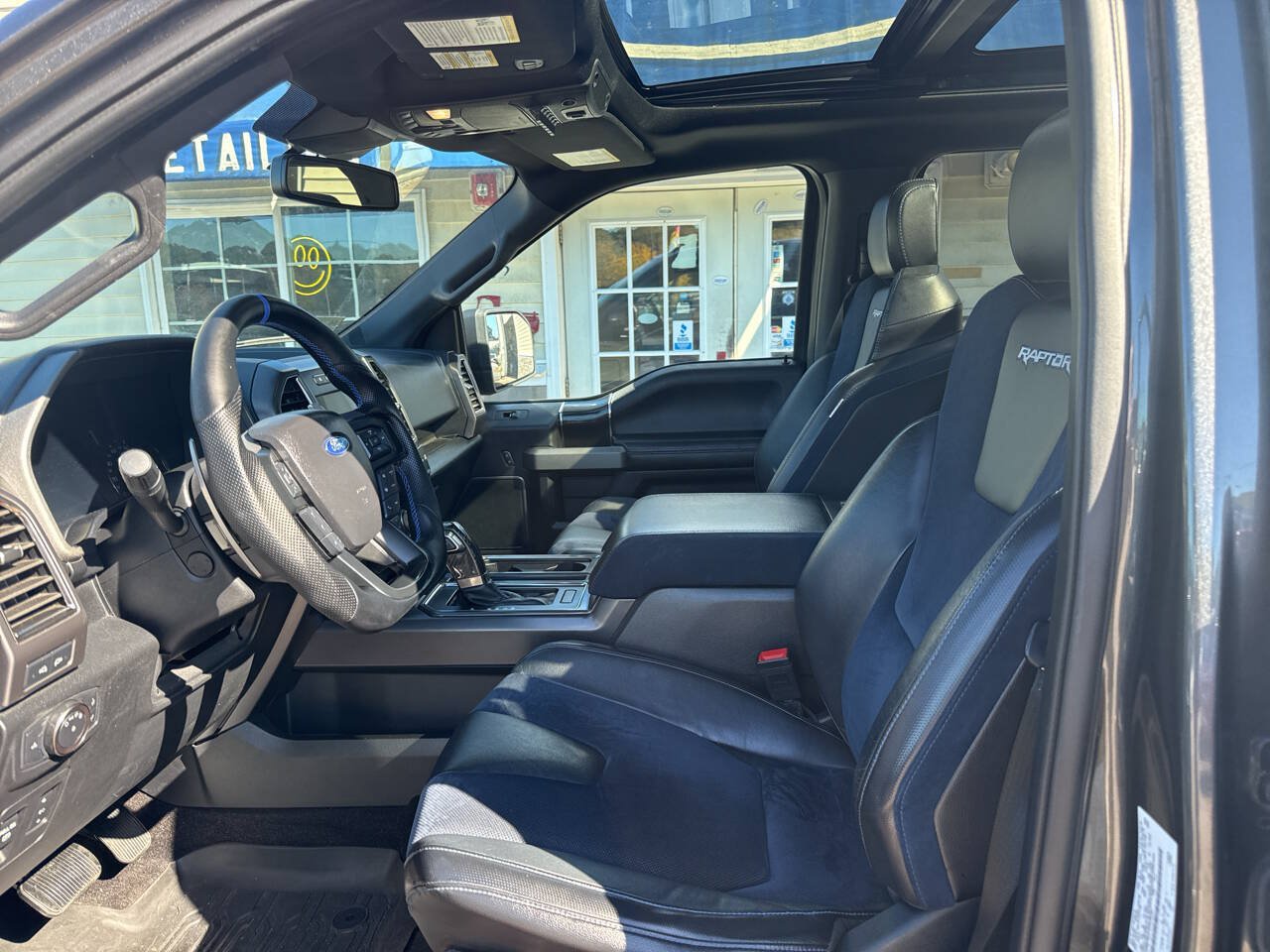 Used 2019 Ford F150 Raptor w/ Equipment Group 802A Luxury AWD/4WD image 22
