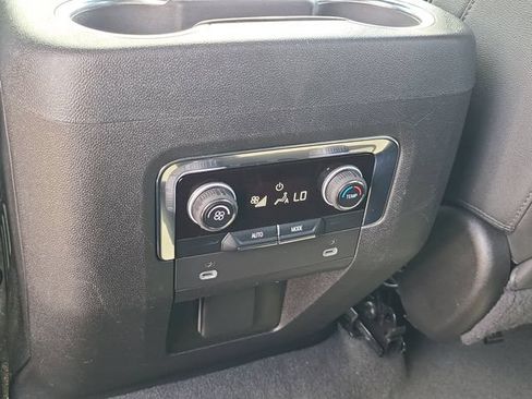 Used 2024 Chevrolet Suburban LT AWD/4WD image 11