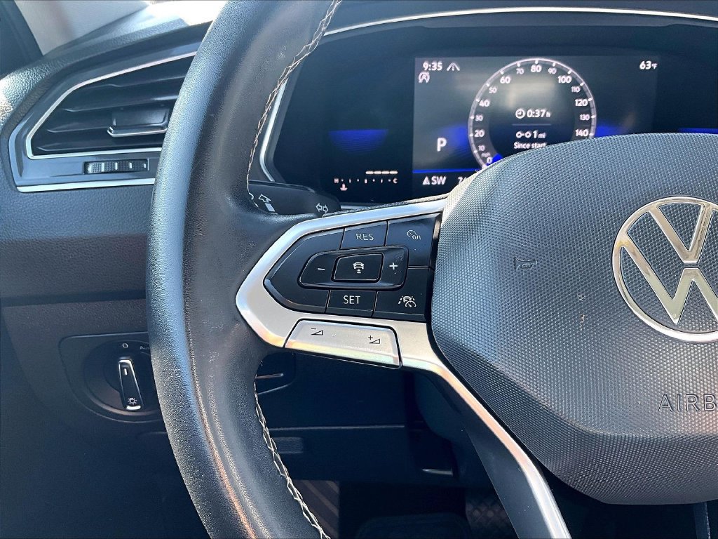 Used 2022 Volkswagen Tiguan SE AWD/4WD image 17