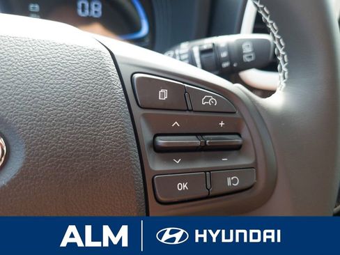 New 2025 Hyundai Venue Limited FWD image 24
