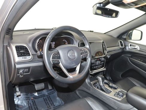 Used 2019 Jeep Grand Cherokee Limited image 26