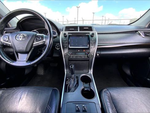 Used 2015 Toyota Camry XLE w/ Moonroof Package image 14