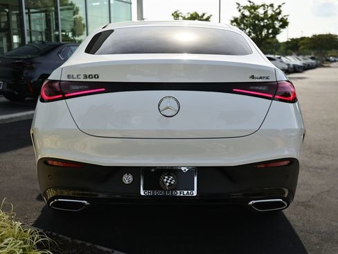Used 2024 Mercedes-Benz GLC 300 4MATIC image 10