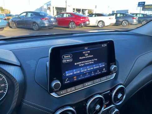 Used 2024 Nissan Sentra SV image 17