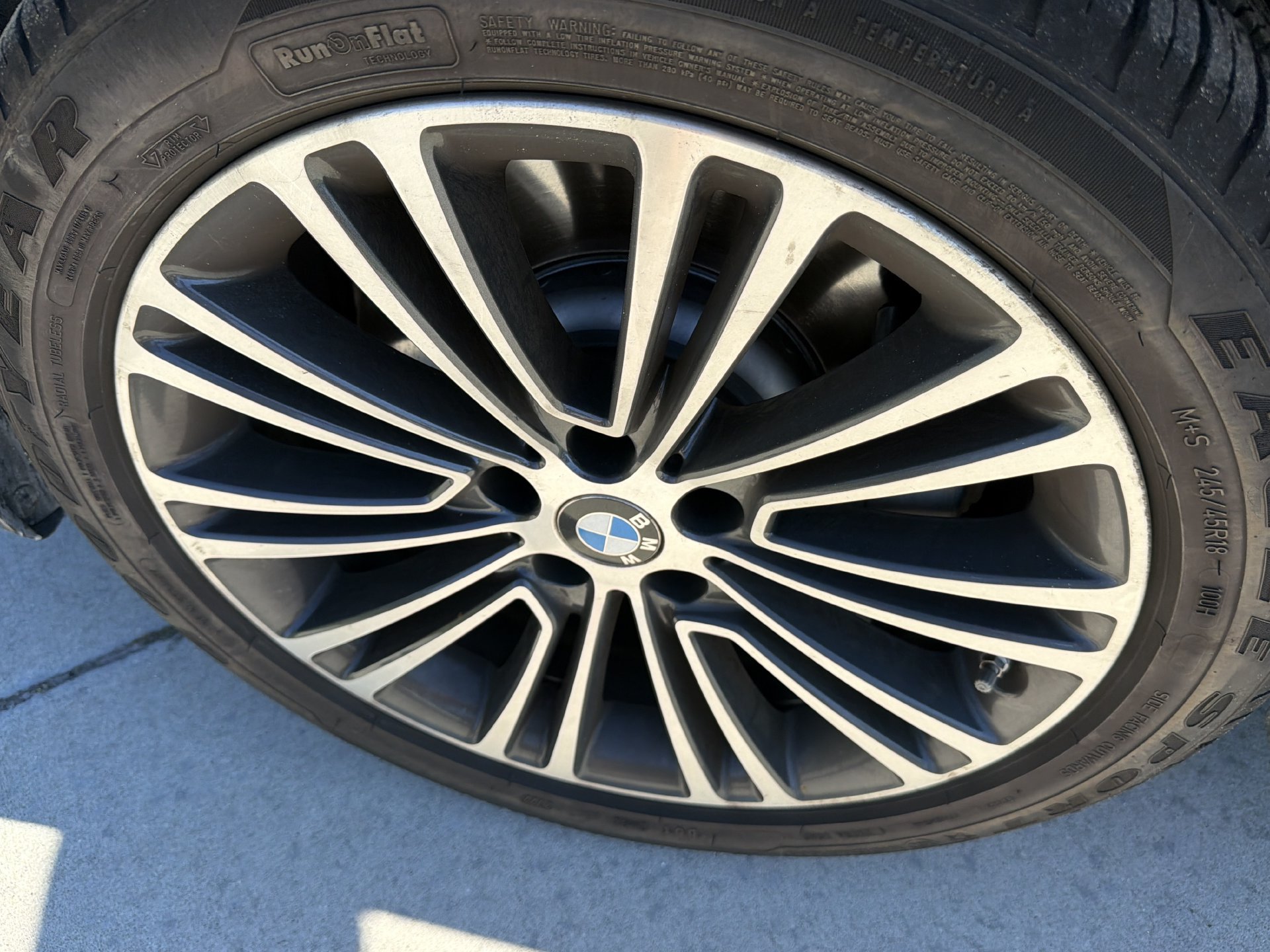 Used 2017 BMW 540i xDrive AWD/4WD image 10