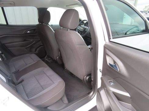 Used 2024 Chevrolet Trax LS w/ LS Convenience Package FWD image 26