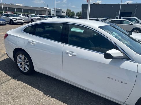 Used 2023 Chevrolet Malibu LT FWD image 7