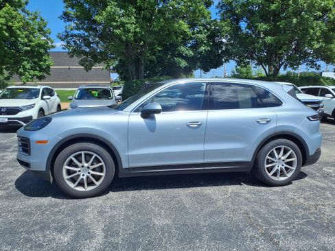 Used 2024 Porsche Cayenne AWD/4WD image 25