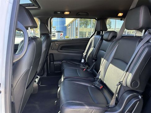 Certified 2023 Honda Odyssey Sport image 9