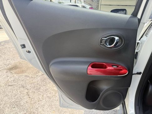Used 2015 Nissan Juke SL FWD image 20