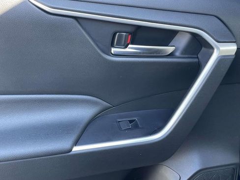 Used 2021 Toyota RAV4 XLE Premium image 24