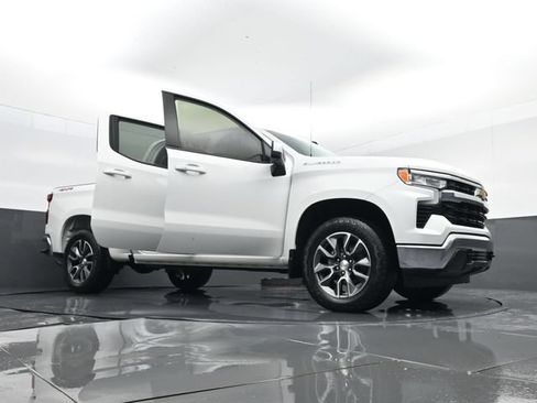Used 2023 Chevrolet Silverado 1500 LT AWD/4WD image 31