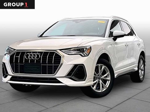 Used 2023 Audi Q3 2.0T Premium w/ Convenience Package AWD/4WD image 1