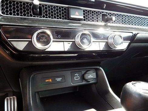 Used 2023 Honda Civic Sport image 17