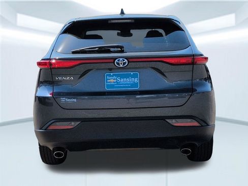 Used 2024 Toyota Venza LE image 19