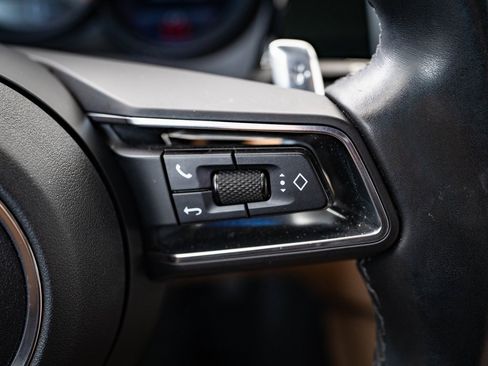 Certified 2023 Porsche Macan image 28