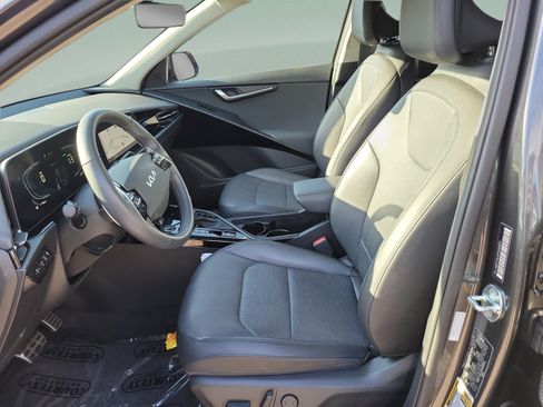 Certified 2023 Kia Niro SX Touring FWD image 16
