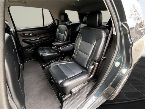 Used 2020 Chevrolet Traverse LT w/ Driver Confidence II Package image 22
