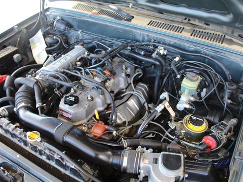 Used 1992 Toyota Pickup Deluxe RWD image 26