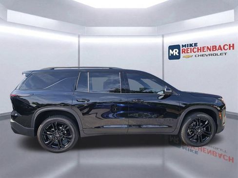 Used 2026 Chevrolet Traverse LT w/ Midnight/Sport Edition FWD image 3