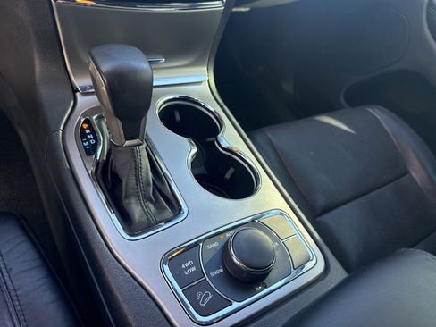 Used 2019 Jeep Grand Cherokee Limited w/ Luxury Group II image 21