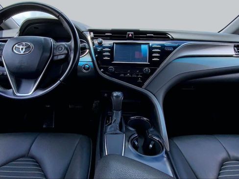 Used 2019 Toyota Camry SE w/ Convenience Package FWD image 15