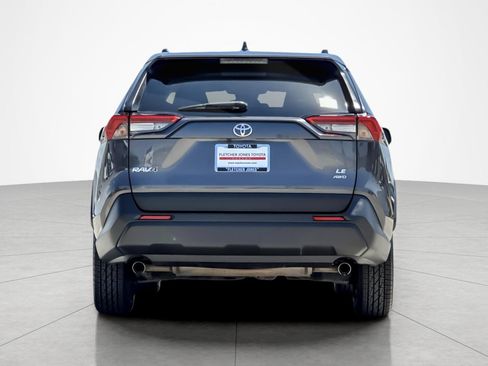 Used 2021 Toyota RAV4 LE AWD/4WD image 4