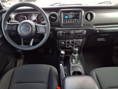 Used 2023 Jeep Wrangler Unlimited Sport AWD/4WD image 13