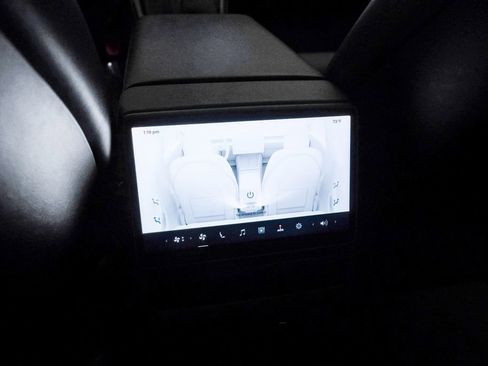 Used 2024 Tesla Model 3 Standard Range RWD image 37