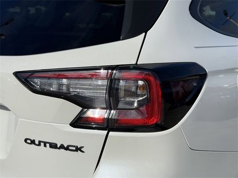 Used 2023 Subaru Outback Onyx Edition w/ Popular Package #2 image 9