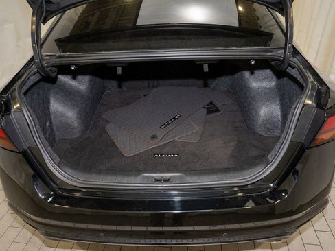 Certified 2024 Nissan Altima 2.0 SR image 5