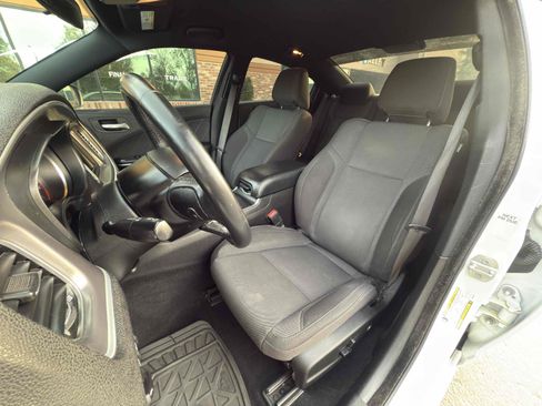Used 2019 Dodge Charger SXT image 31