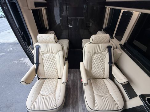 Used 2022 Mercedes-Benz Sprinter 2500 image 49