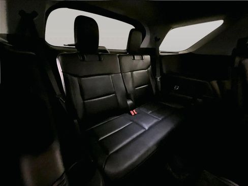 Certified 2022 Ford Explorer XLT w/ Equipment Group 202A AWD/4WD image 27