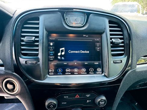 Used 2019 Chrysler 300 S image 19