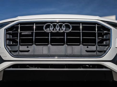 Used 2019 Audi Q8 Premium w/ Convenience Package AWD/4WD image 12