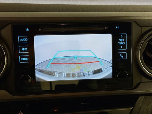 Certified 2018 Toyota Tacoma TRD Off-Road image 16