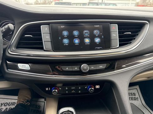 Used 2018 Buick Enclave Essence image 17