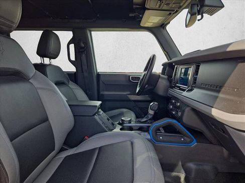 Used 2021 Ford Bronco Black Diamond image 18